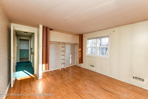 35 Farmbrook Dr, Old Bridge, NJ 08857 photo 13