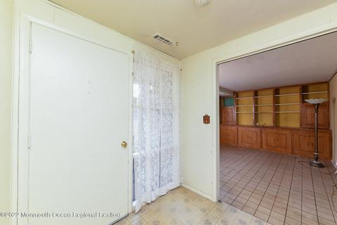 35 Farmbrook Dr, Old Bridge, NJ 08857 photo 3