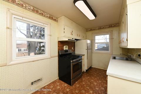 35 Farmbrook Dr, Old Bridge, NJ 08857 photo 7