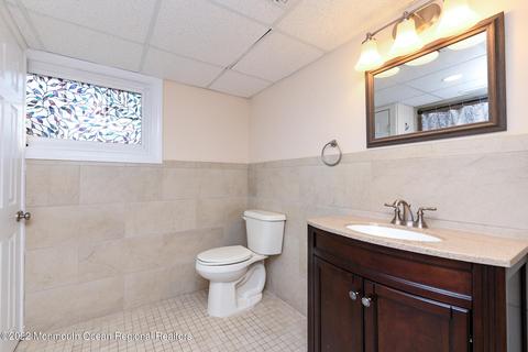 35 Farmbrook Dr, Old Bridge, NJ 08857 photo 6