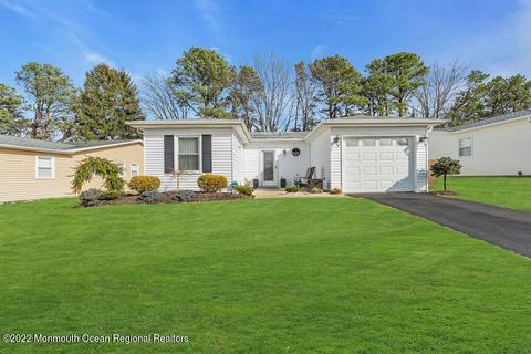 8 Bow Dr, Brick, NJ 08723 photo 4