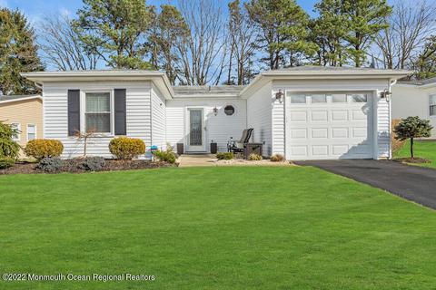 8 Bow Dr, Brick, NJ 08723 photo 1