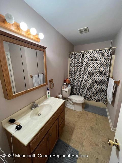 240 Walling Pl, North Middletown, NJ 07748 photo 11