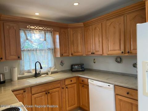 17 Rushmore Dr, Brick, NJ 08724 photo 12