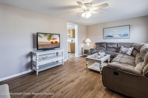 437 Cheyenne Dr, Waretown, NJ 08758 photo 11