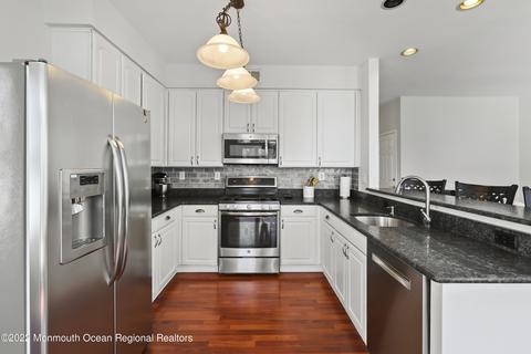 22 Devonshire Dr, Hazlet, NJ 07730 photo 14