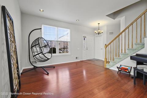 22 Devonshire Dr, Hazlet, NJ 07730 photo 7