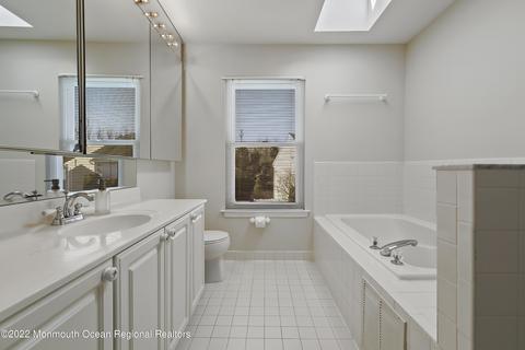 22 Devonshire Dr, Hazlet, NJ 07730 photo 27