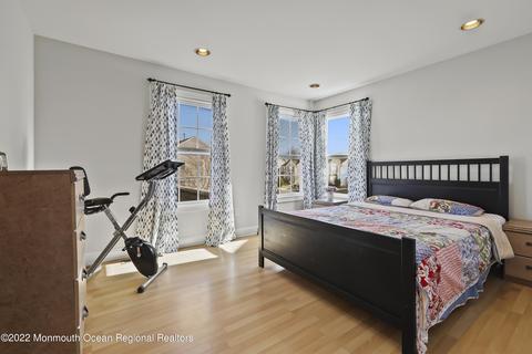 22 Devonshire Dr, Hazlet, NJ 07730 photo 19