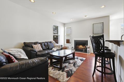 22 Devonshire Dr, Hazlet, NJ 07730 photo 17
