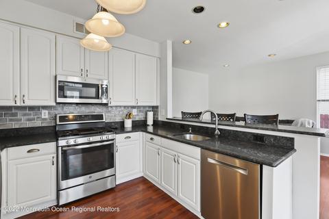 22 Devonshire Dr, Hazlet, NJ 07730 photo 13