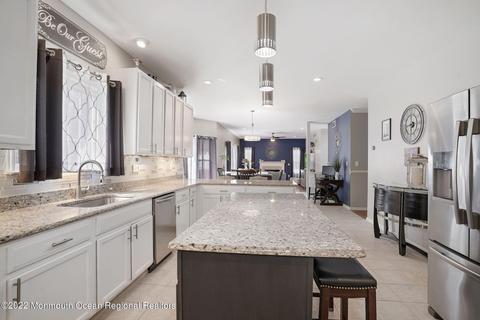 8 Mitchell Ln, Jackson, NJ 08527 photo 4