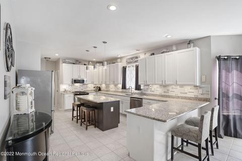 8 Mitchell Ln, Jackson, NJ 08527 photo 3