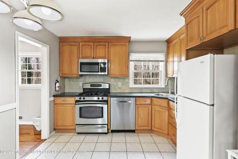 151 Cherry Tree Ln, Middletown, NJ 07748 photo 12