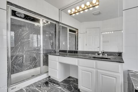 39 Apache Dr, Manalapan, NJ 07726 photo 48