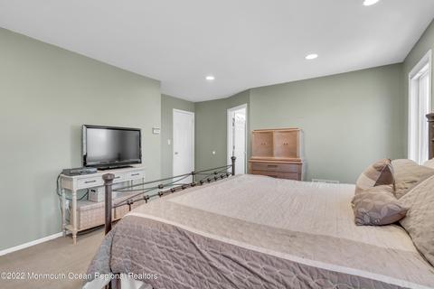39 Apache Dr, Manalapan, NJ 07726 photo 46
