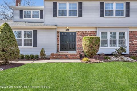 39 Apache Dr, Manalapan, NJ 07726 photo 3