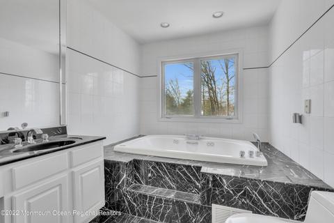 39 Apache Dr, Manalapan, NJ 07726 photo 47