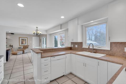 39 Apache Dr, Manalapan, NJ 07726 photo 15