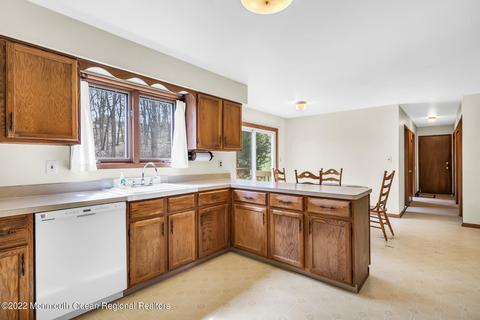 18 Constitution Dr, Middletown, NJ 07748 photo 13
