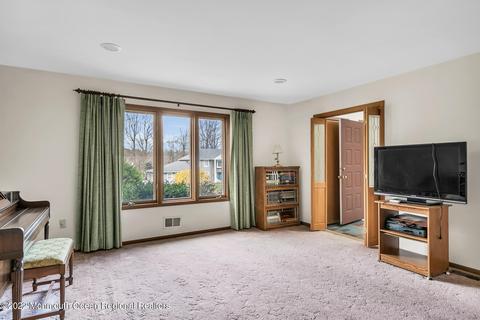 18 Constitution Dr, Middletown, NJ 07748 photo 15