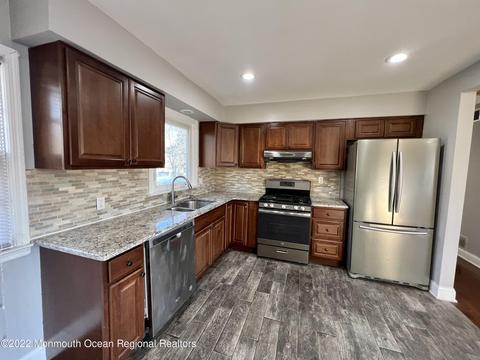 76 Middlesex Rd, Matawan, NJ 07747 photo 4