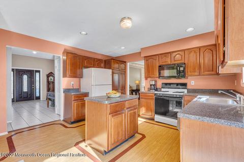 17 Daniel Pl, Matawan, NJ 07747 photo 9