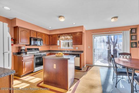 17 Daniel Pl, Matawan, NJ 07747 photo 10
