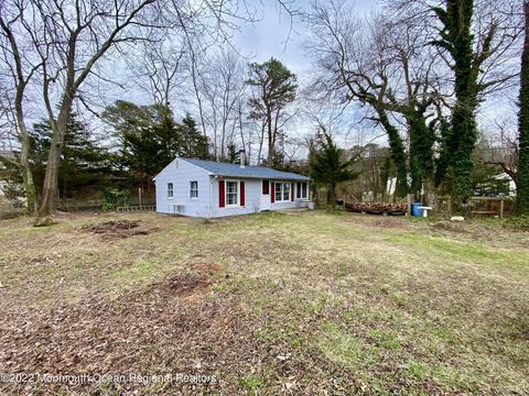 31 Lighthouse Dr, Waretown, NJ 08758 photo 2