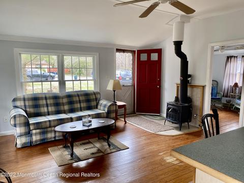 31 Lighthouse Dr, Waretown, NJ 08758 photo 4