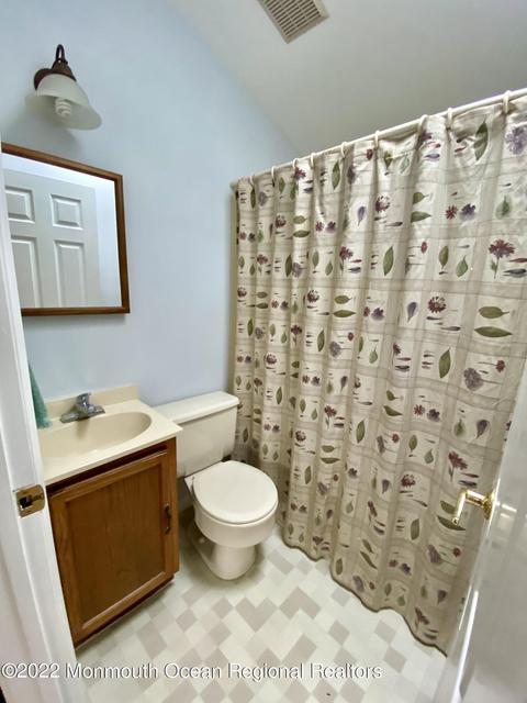 31 Lighthouse Dr, Waretown, NJ 08758 photo 9