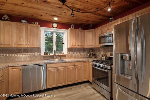 421 Mohawk Dr, Brick, NJ 08723 photo 3