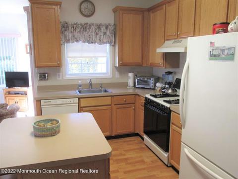 22 Devin Ln, Brick, NJ 08723 photo 7
