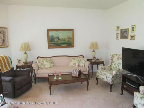 22 Devin Ln, Brick, NJ 08723 photo 4