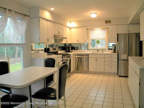 4 Sugar Maple Ct, Jackson, NJ 08527 photo 3