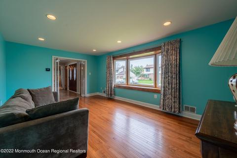 22 Plafsky Dr, Edison, NJ 08817 photo 14