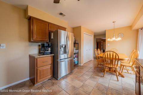 22 Plafsky Dr, Edison, NJ 08817 photo 9