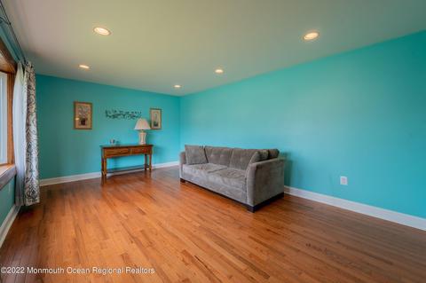22 Plafsky Dr, Edison, NJ 08817 photo 12