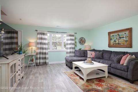 1452 Viola Ct, Brick, NJ 08724 photo 4