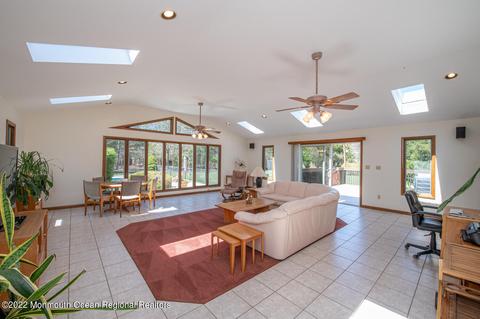 8 Crest Rd, Jackson, NJ 08527 photo 4