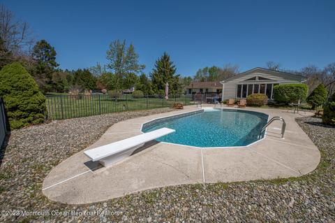 8 Crest Rd, Jackson, NJ 08527 photo 2