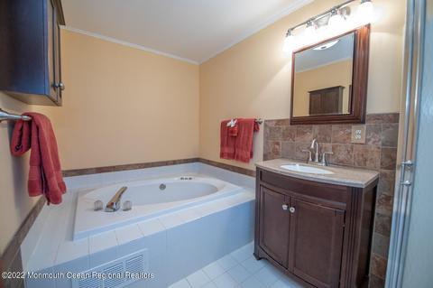 8 Crest Rd, Jackson, NJ 08527 photo 20
