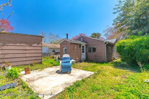27 Central Ave, Waretown, NJ 08758 photo 4