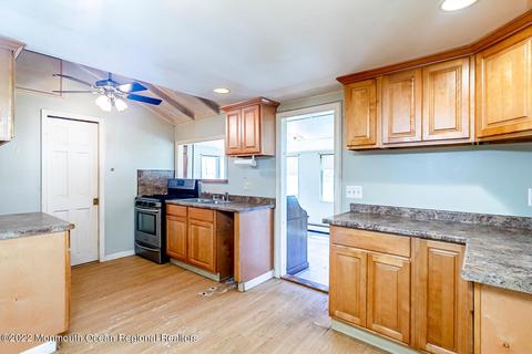 27 Central Ave, Waretown, NJ 08758 photo 11