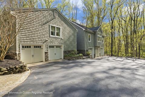 18 Allocco Dr, Holmdel, NJ 07733 photo 8