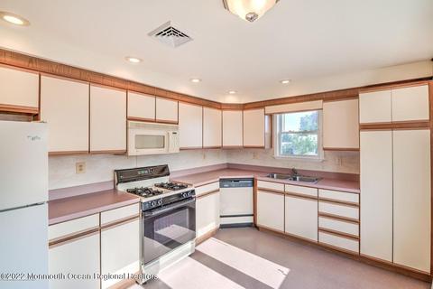 3 Sands Point Rd, Waretown, NJ 08758 photo 5