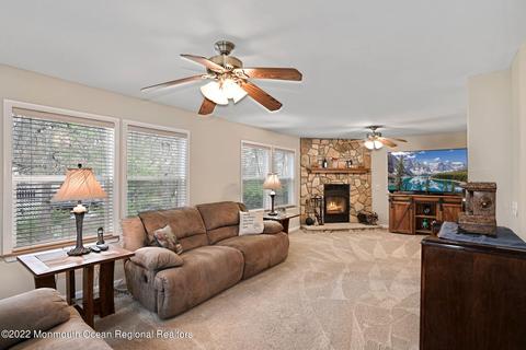 618 Pine St, Jackson, NJ 08527 photo 3