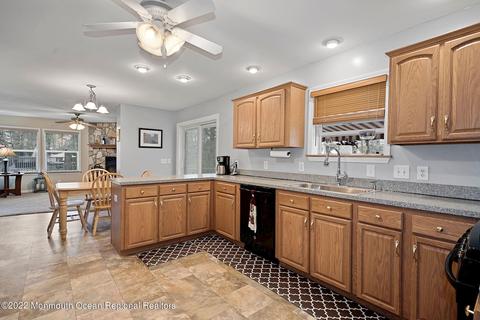 618 Pine St, Jackson, NJ 08527 photo 11