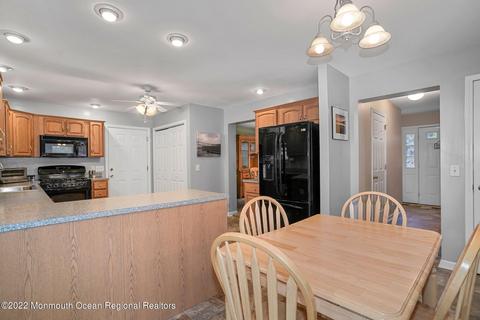 618 Pine St, Jackson, NJ 08527 photo 8