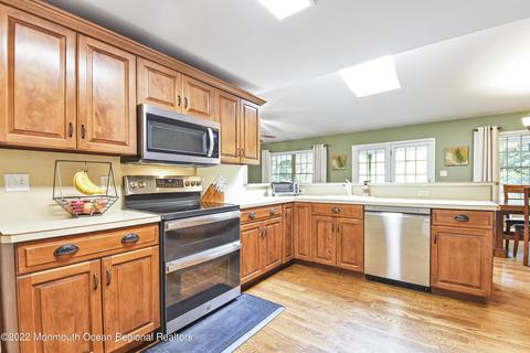 307 Greene Ave, Middlesex, NJ 08846 photo 8
